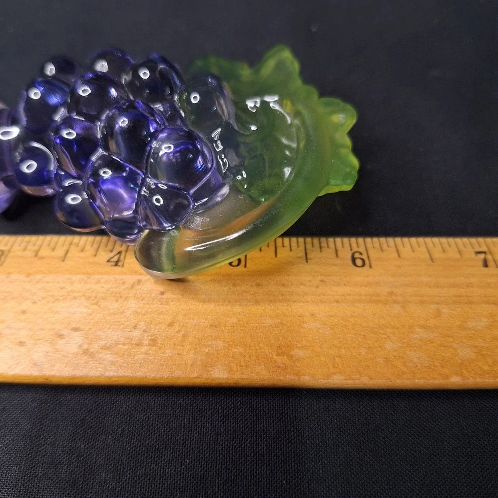 Vintage Decorative MIKASA Glass Purple / Green Grape Cluster Wine Bottle Stopper
